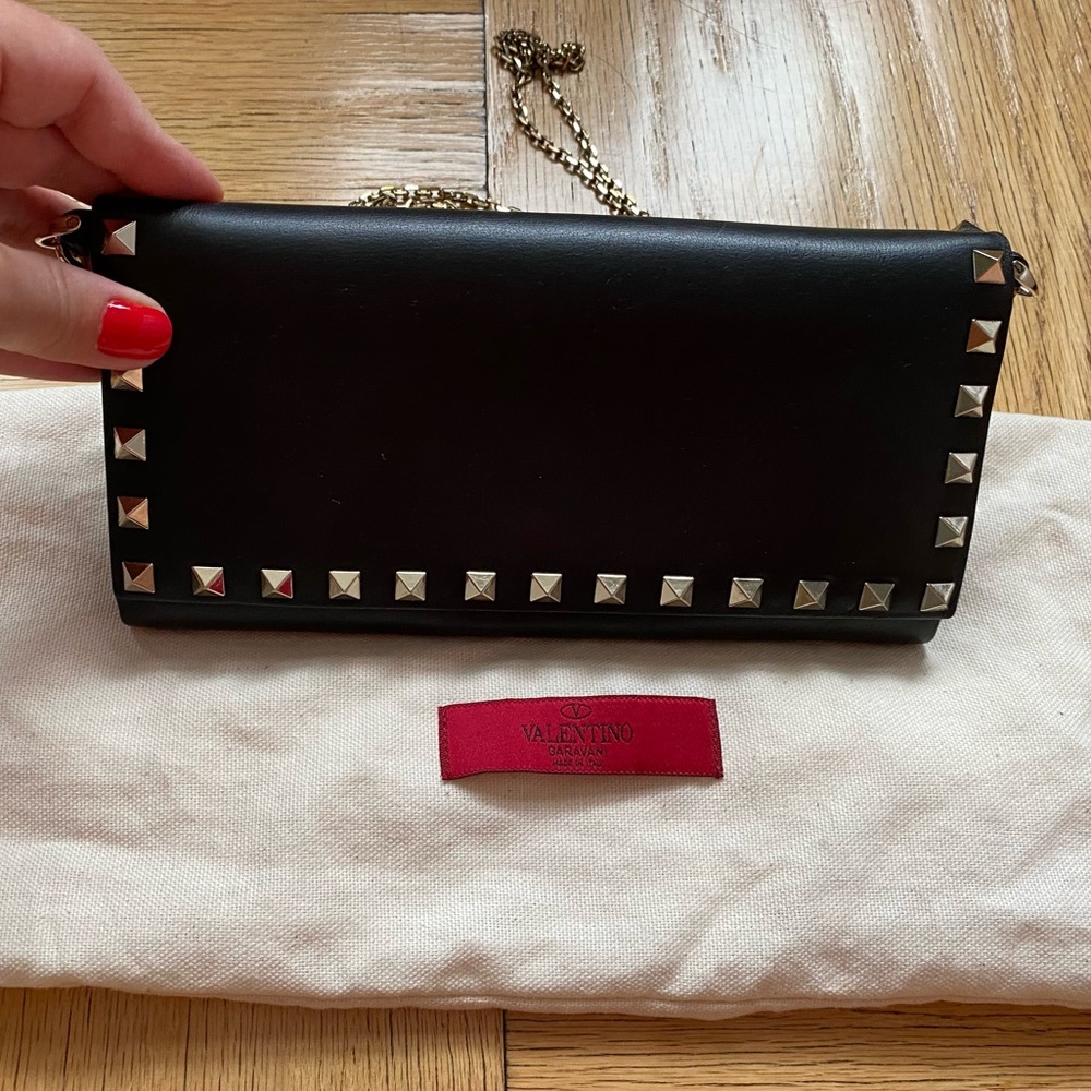 Valentino Garavani Rockstud Wallet on Chain